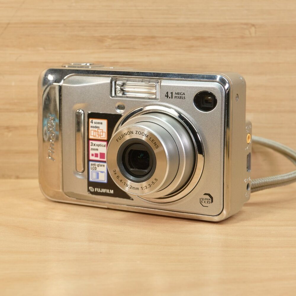 Fujifilm FinePix A400 4.1 MP Digital Camera – Tested & Working (Silver)